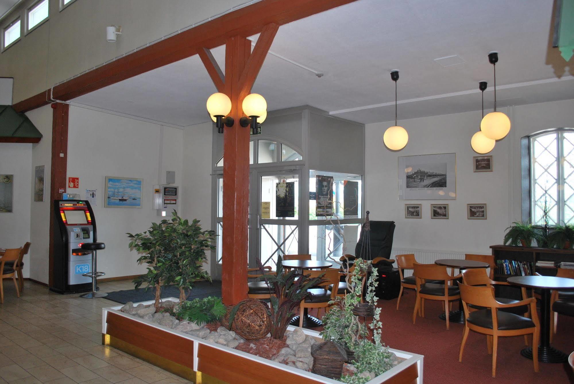 Hiisi Hotel Turku Seaport Exterior photo